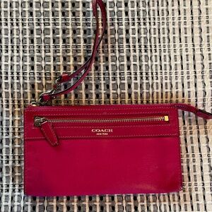 VINTAGE Coach Fuchsia Wristlet with silver Accents
